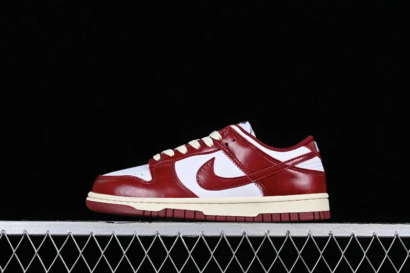 All Categories Nk SB Dunk Series Nk SB Dunk Low Low-top sneakers Cost-effective version Nk Dunk Low Prm "Team Red" Retro white and red SB low-top sports and leisure sneakers FJ4555-100